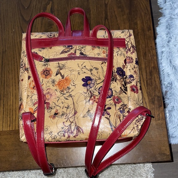 Brand new never used DOSHI VEGAN purse/backpack with straps. - Picture 3 of 4